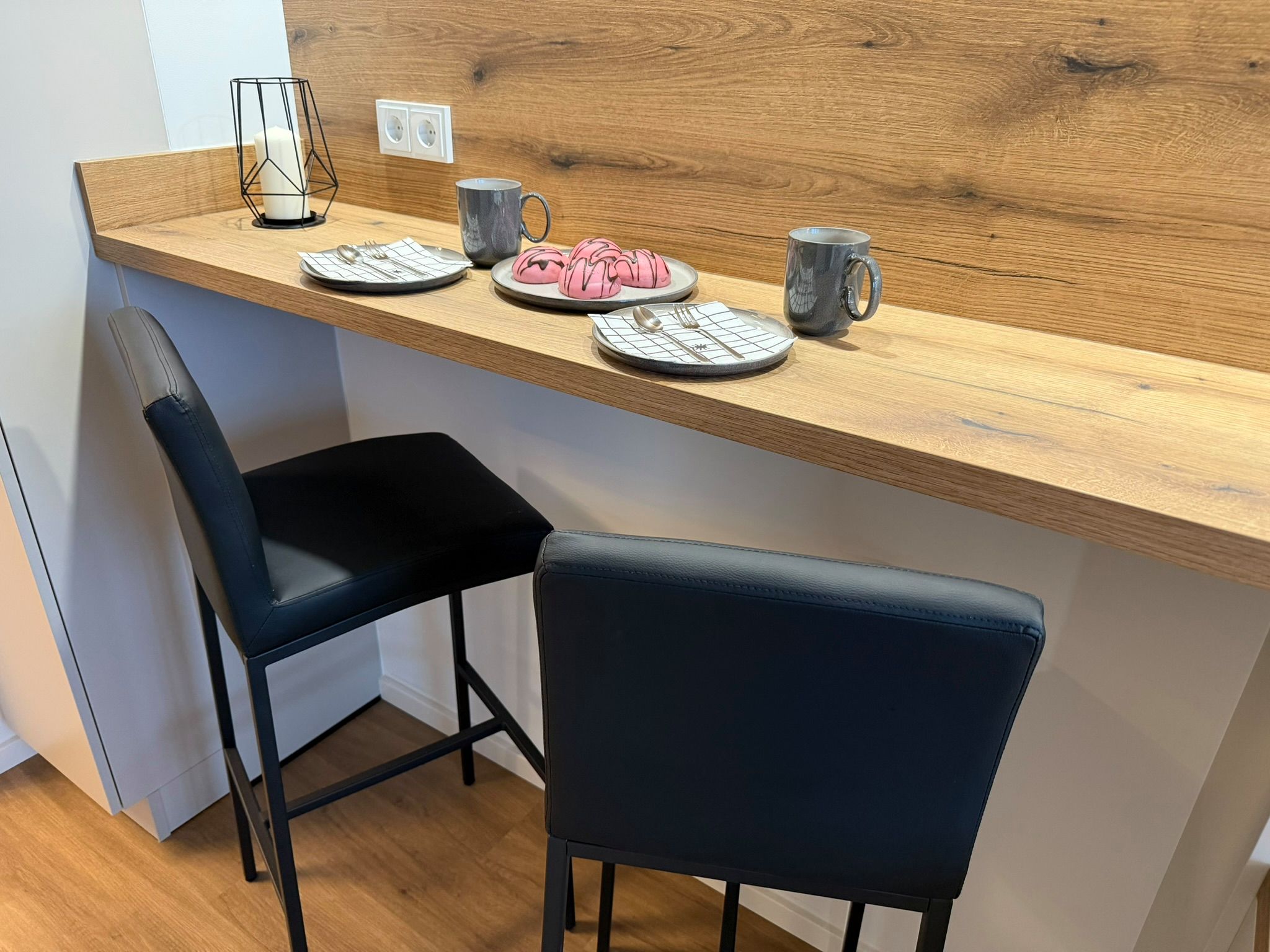  BusinessLiving – Berlin Tiergarten – Government District – Händelallee BAUHAUS Walter Gropius – Mode  -  BusinessLiving – Berlin Tiergarten – Government District – Händelallee BAUHAUS Walter Gropius – Modern apartment – with home office  - Gallery -  13
