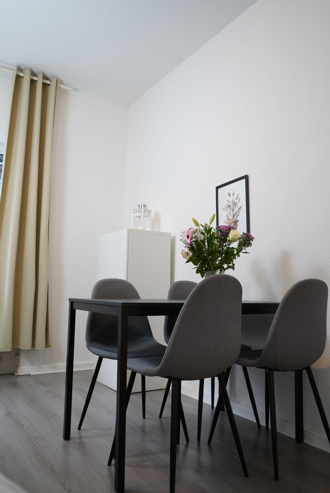  Modern City Apartment  -  Modern city apartment  - Gallery -  17