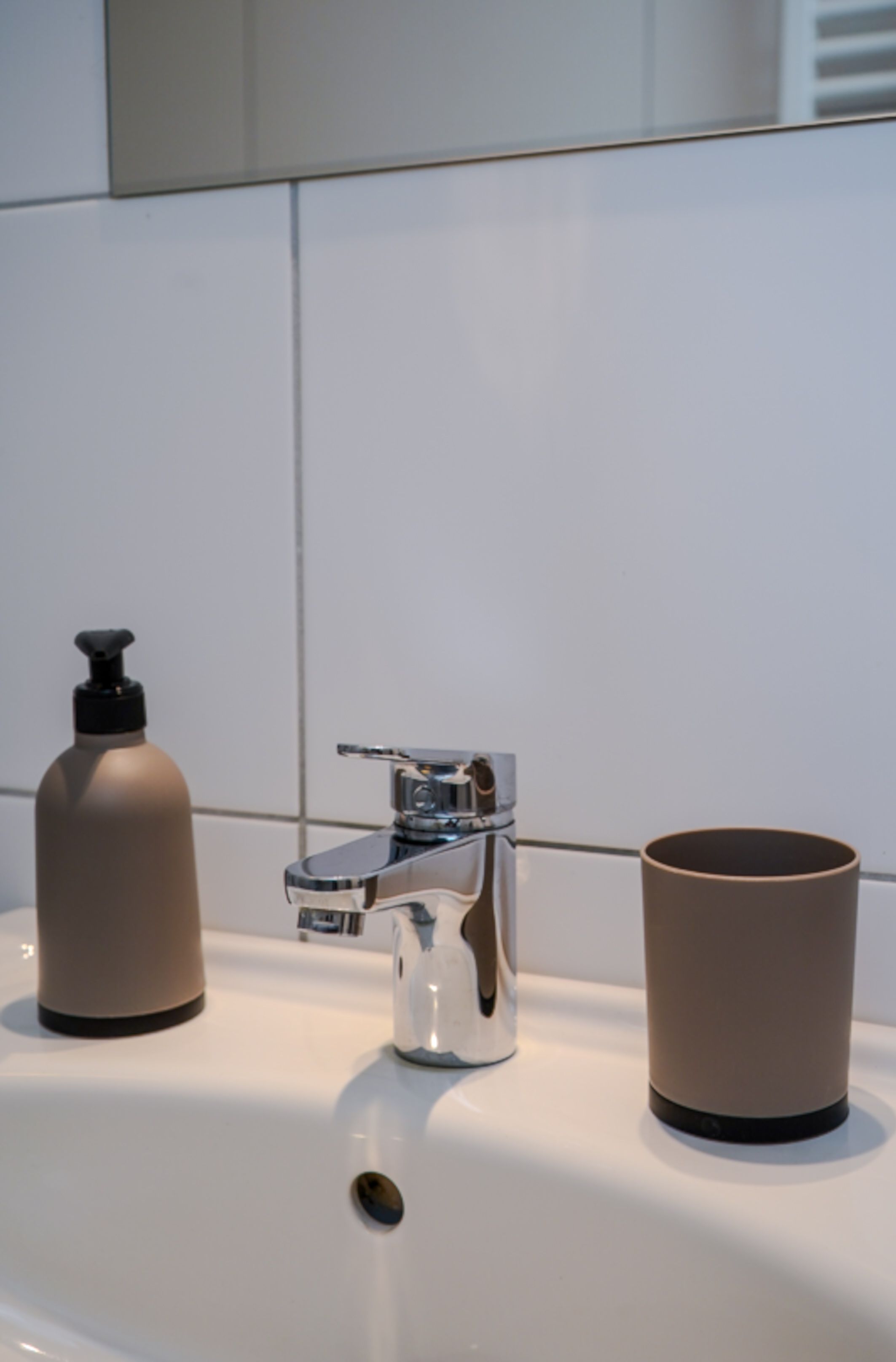  Modern City Apartment  -  Modern city apartment  - Gallery -  5