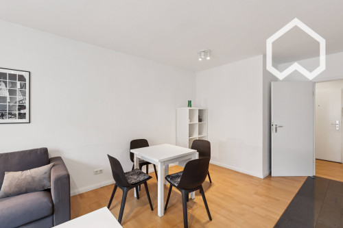 NEW! Bright, modernly furnished 2-bedroom apartment with a balcony in Kreuzberg