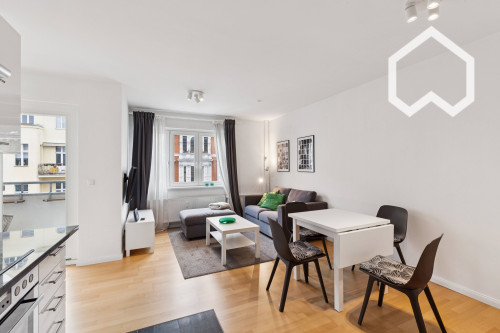NEW! Bright, modernly furnished 2-bedroom apartment with a balcony in Kreuzberg
