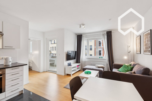 NEW! Bright, modernly furnished 2-bedroom apartment with a balcony in Kreuzberg