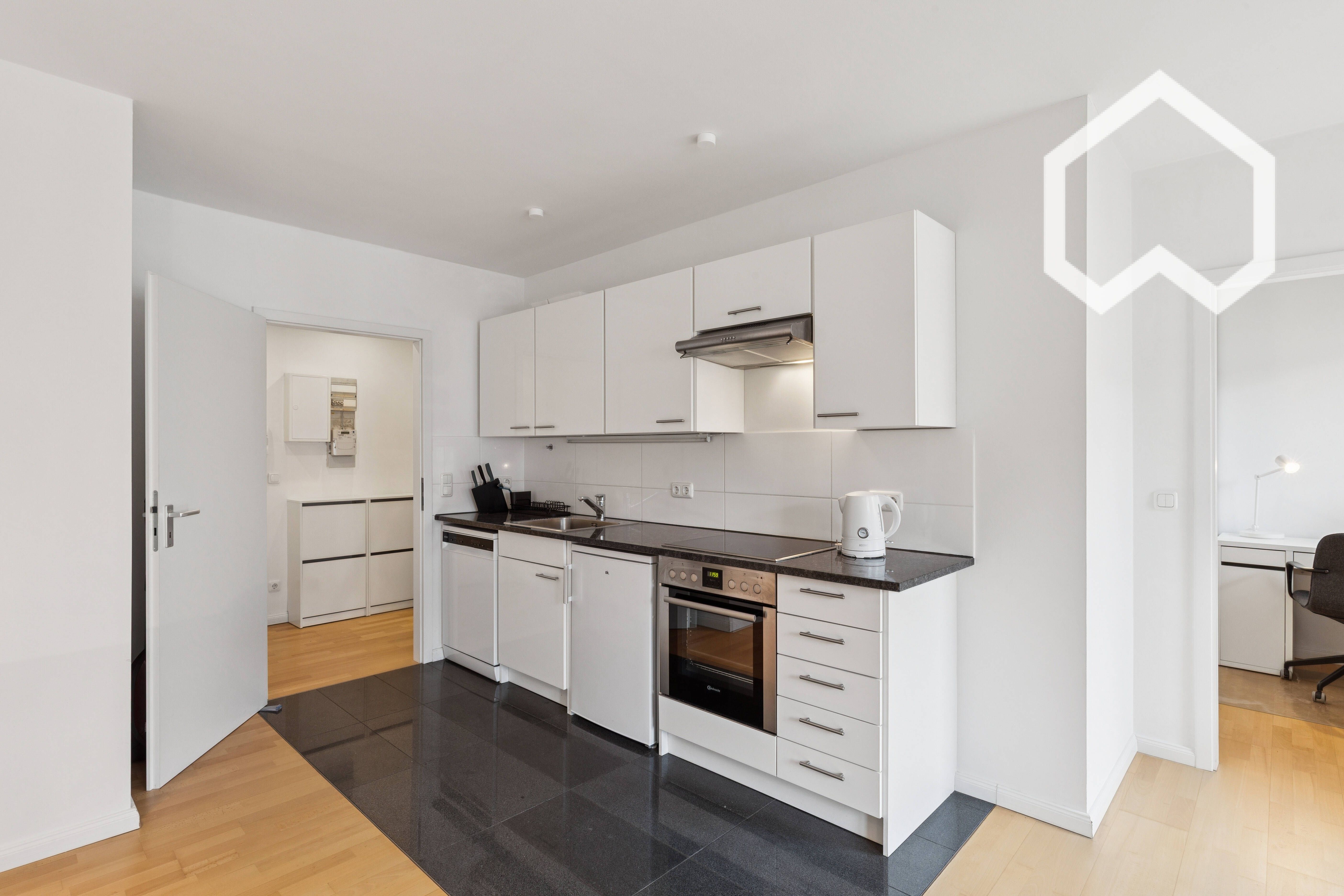  NEW! Bright, Modernly Furnished 2-Bedroom Apartment With A Balcony In Kreuzberg  -  NEW! Bright, modernly furnished 2-bedroom apartment with a balcony in Kreuzberg  - Gallery -  10