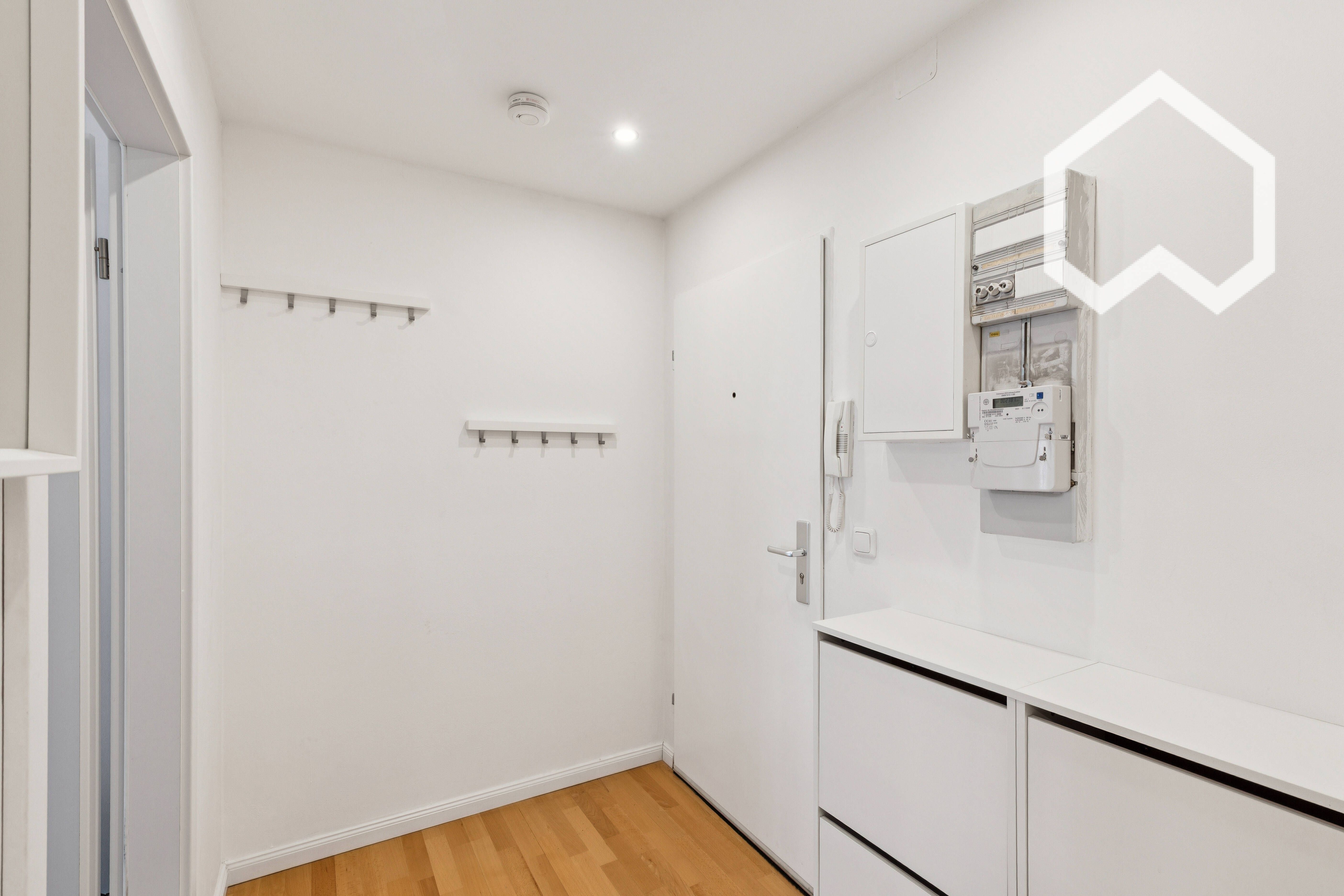  NEW! Bright, Modernly Furnished 2-Bedroom Apartment With A Balcony In Kreuzberg  -  NEW! Bright, modernly furnished 2-bedroom apartment with a balcony in Kreuzberg  - Gallery -  4