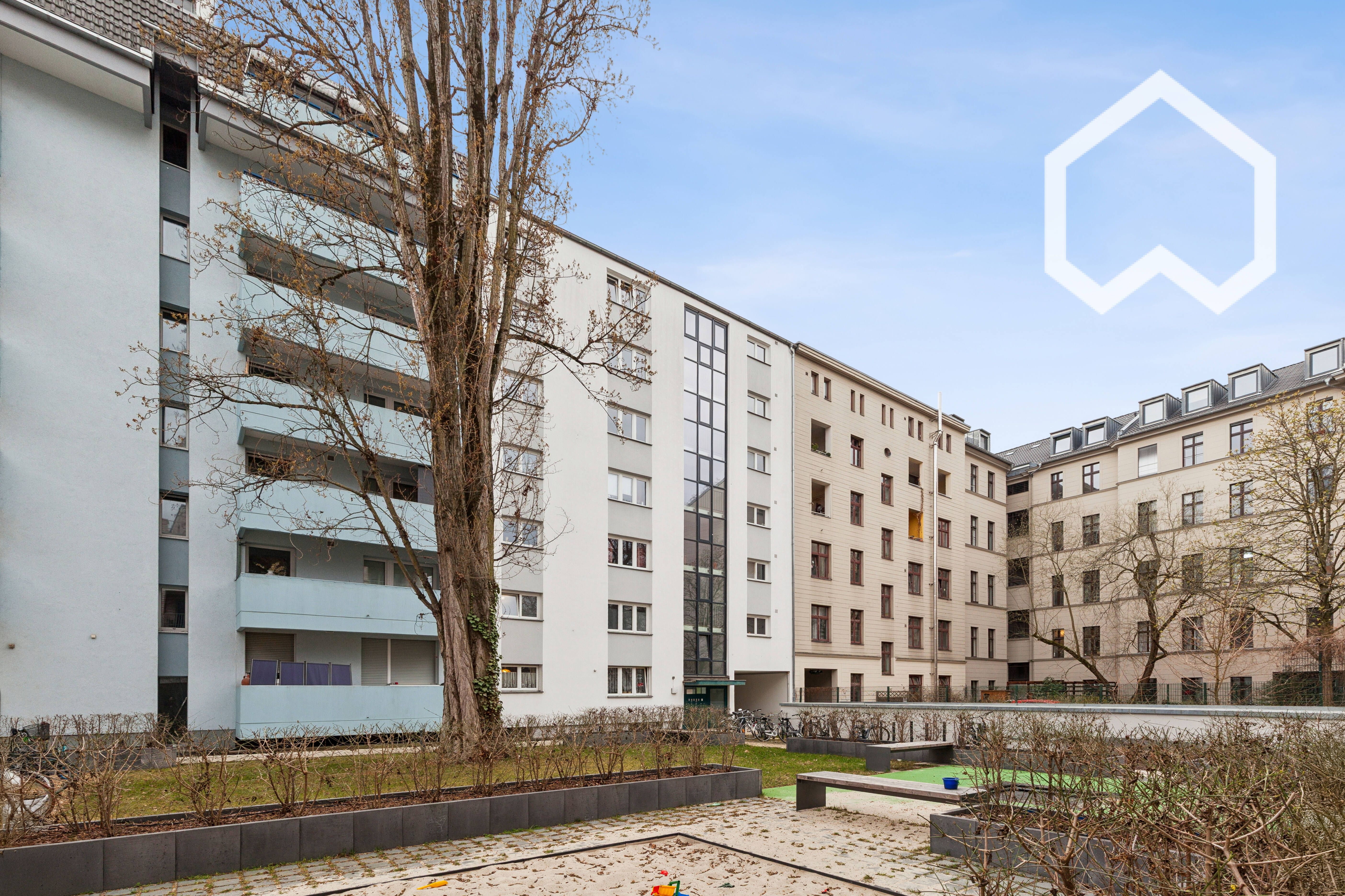  NEW! Bright, Modernly Furnished 2-Bedroom Apartment With A Balcony In Kreuzberg  -  NEW! Bright, modernly furnished 2-bedroom apartment with a balcony in Kreuzberg  - Gallery -  2