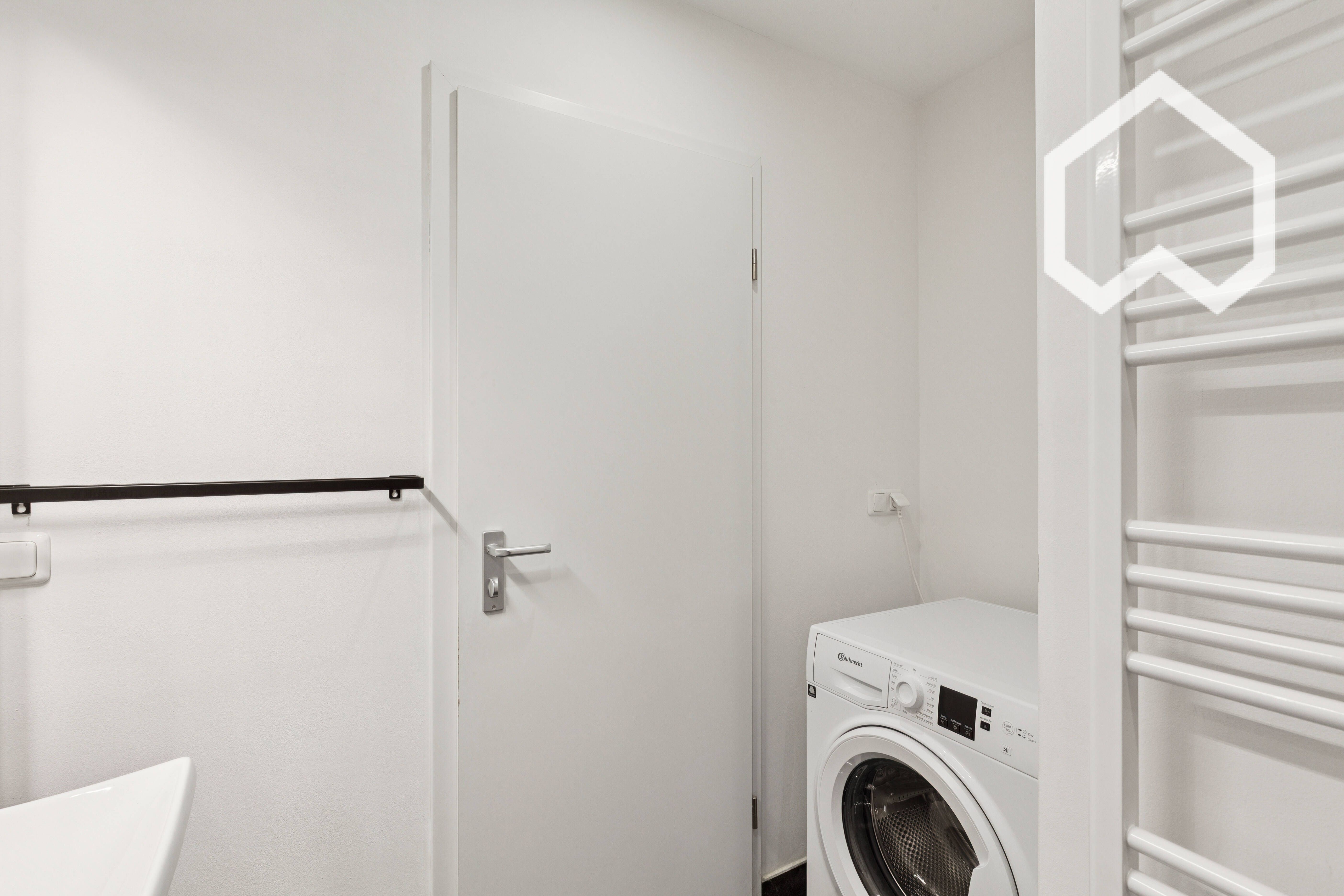  NEW! Bright, Modernly Furnished 2-Bedroom Apartment With A Balcony In Kreuzberg  -  NEW! Bright, modernly furnished 2-bedroom apartment with a balcony in Kreuzberg  - Gallery -  5