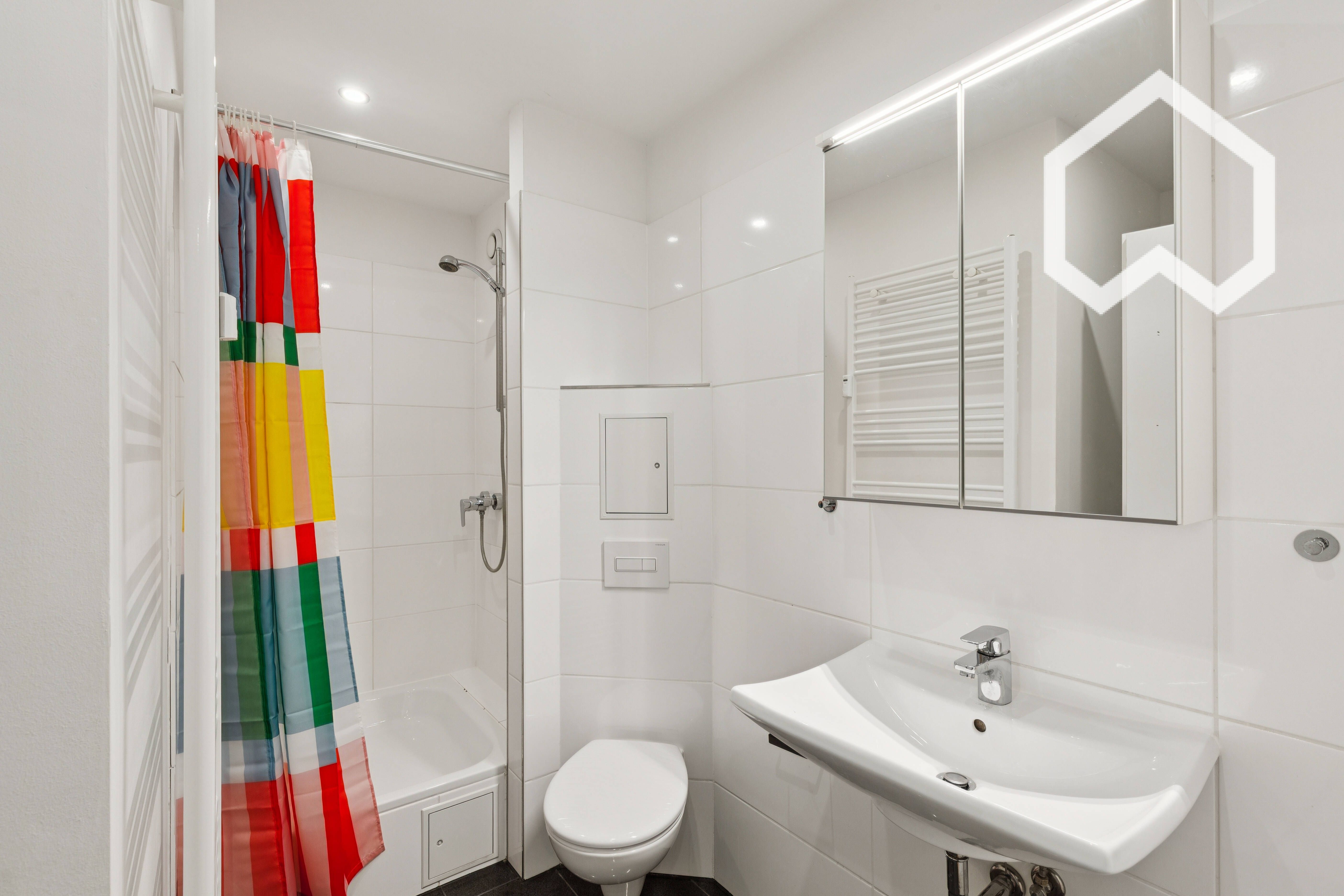  NEW! Bright, Modernly Furnished 2-Bedroom Apartment With A Balcony In Kreuzberg  -  NEW! Bright, modernly furnished 2-bedroom apartment with a balcony in Kreuzberg  - Gallery -  6