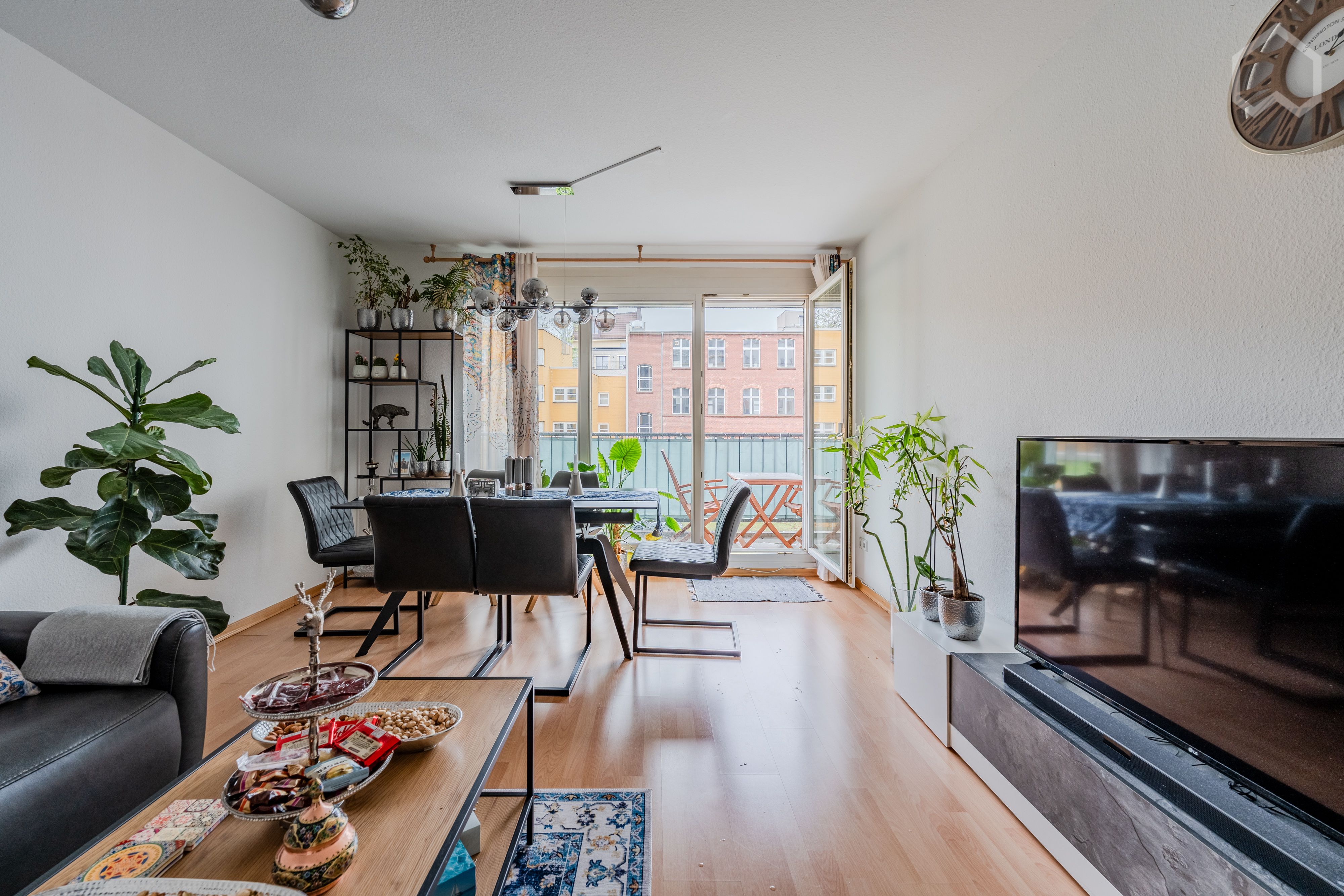  Exclusive Fully Furnished Luxury Apartment In The Heart Of Charlottenburg  -  Exclusive Fully Furnished Luxury Apartment in the Heart of Charlottenburg  - Gallery -  28