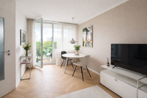Exklusives Business-Apartment - Voll möbliert mit Süd-Balkon & in Top-Lage