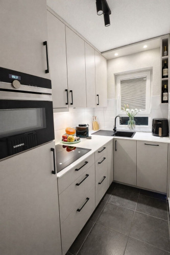 Exklusives Business-Apartment - Voll möbliert mit Süd-Balkon & in Top-Lage
