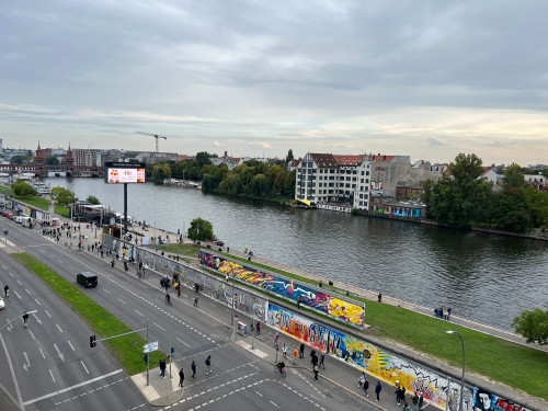 Premium modern two-room Apartment in top location with beautiful views of the River Spree, the historic Berlin Wall and the Oberbaum Bridge