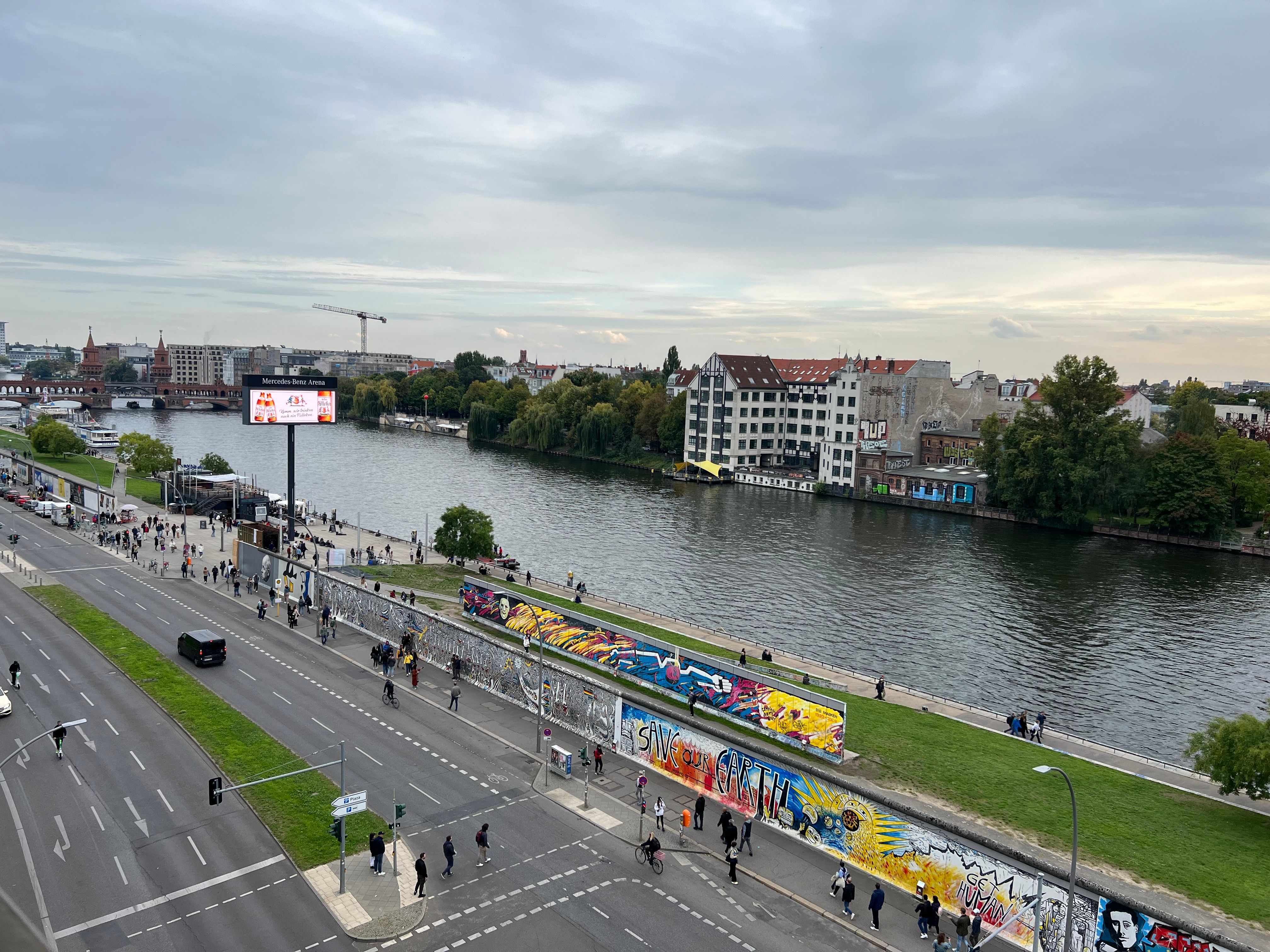 Premium Modern Two-Room Apartment In Top Location With Beautiful Views Of The River Spree, The Histo - Premium modern two-room Apartment in top location with beautiful views of the River Spree, the historic Berlin Wall and the Oberbaum Bridge - Gallery - 2