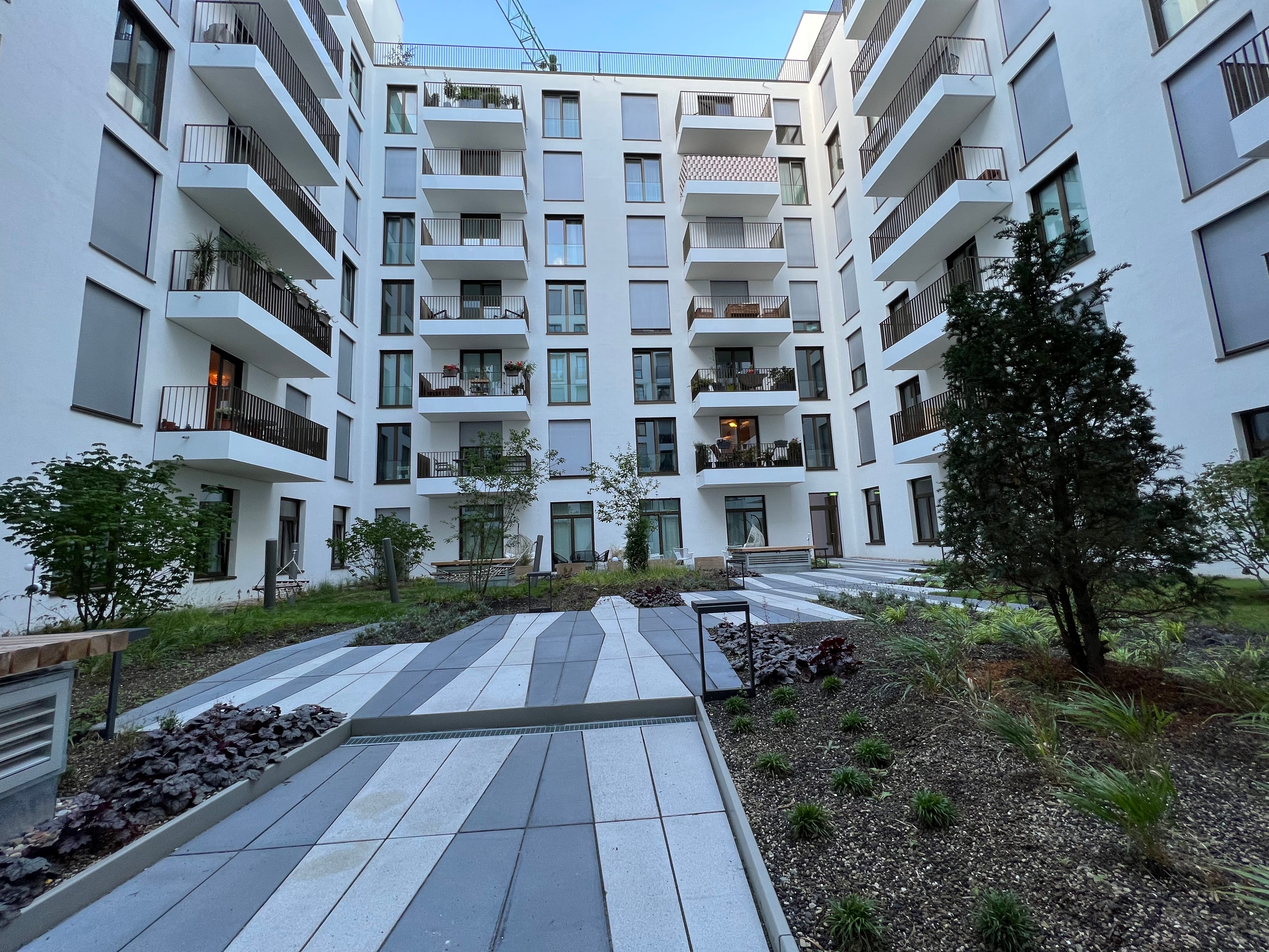  Premium Modern Two-Room Apartment In Top Location With Beautiful Views Of The River Spree, The Histo  -  Premium modern two-room Apartment in top location with beautiful views of the River Spree, the historic Berlin Wall and the Oberbaum Bridge  - Gallery -  6