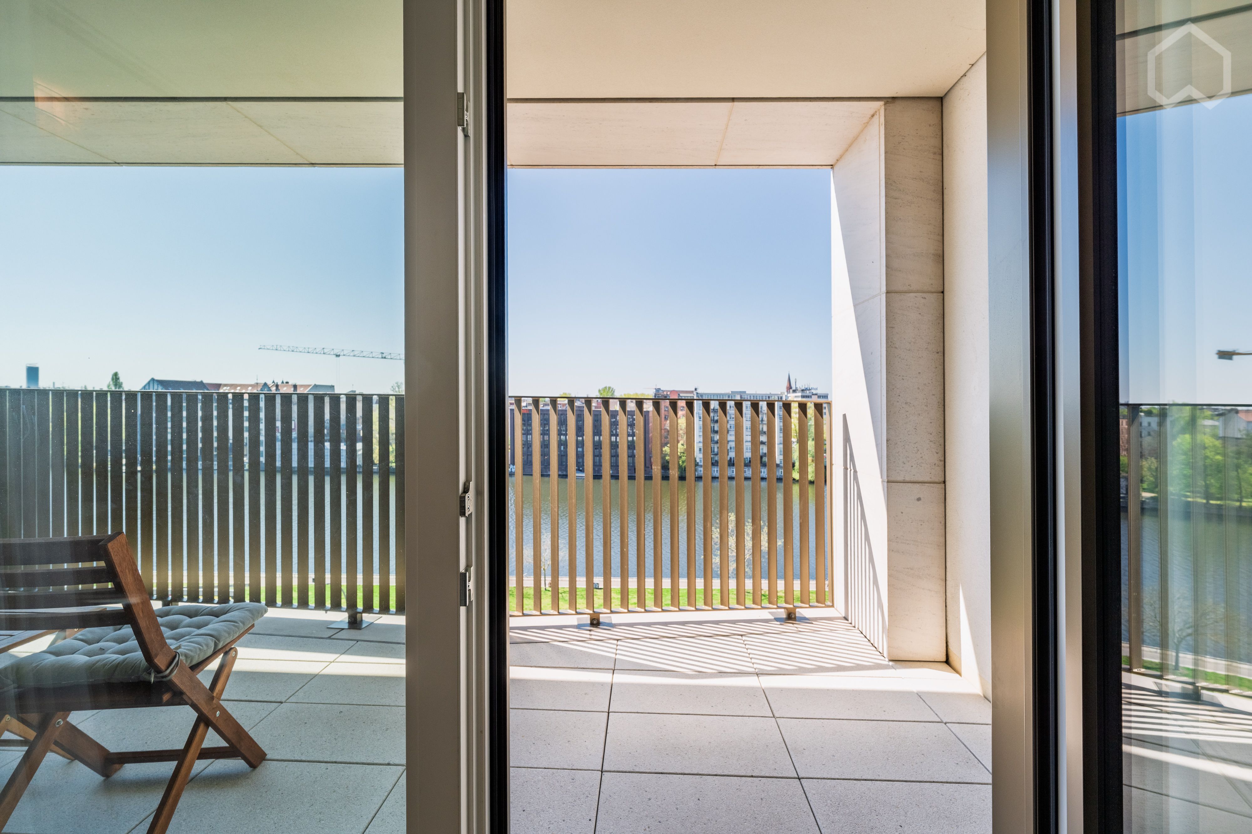  Premium Two-Room Apartment With Beautiful Views Of The River Spree, Historical Berlin Wall And The O  -  Premium two-room Apartment with beautiful views of the River Spree, historical Berlin Wall and the Oberbaum Bridge in top location  - Gallery -  20