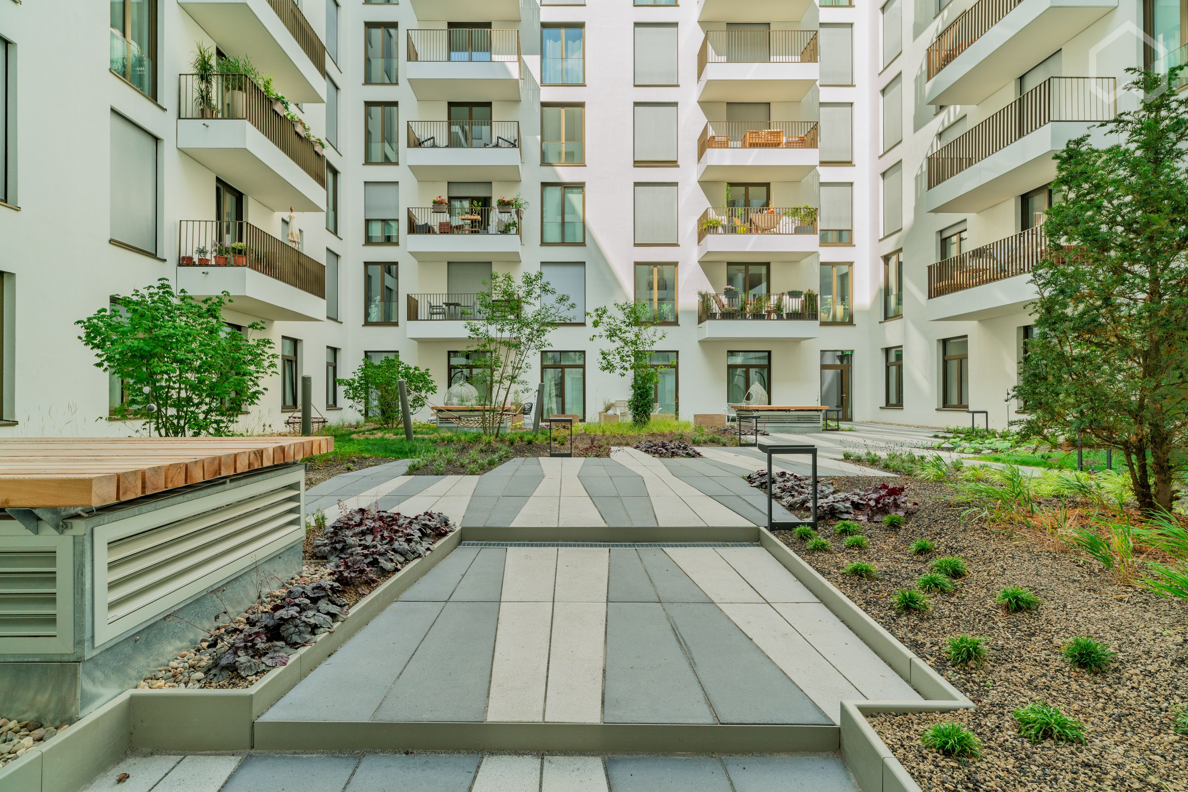  Premium Two-Room Apartment With Beautiful Views Of The River Spree, Historical Berlin Wall And The O  -  Premium two-room Apartment with beautiful views of the River Spree, historical Berlin Wall and the Oberbaum Bridge in top location  - Gallery -  17