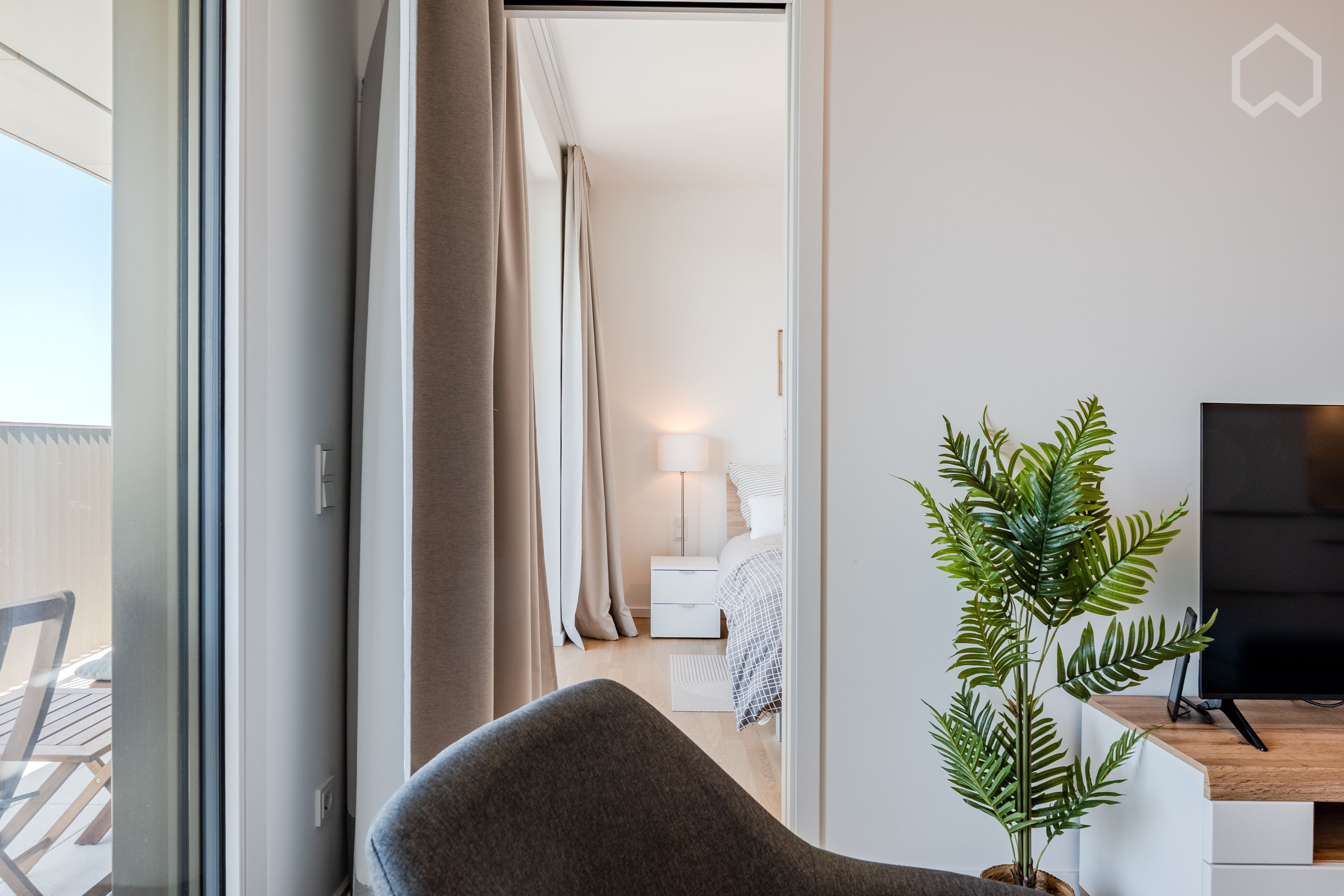  Premium Two-Room Apartment With Beautiful Views Of The River Spree, Historical Berlin Wall And The O  -  Premium two-room Apartment with beautiful views of the River Spree, historical Berlin Wall and the Oberbaum Bridge in top location  - Gallery -  43