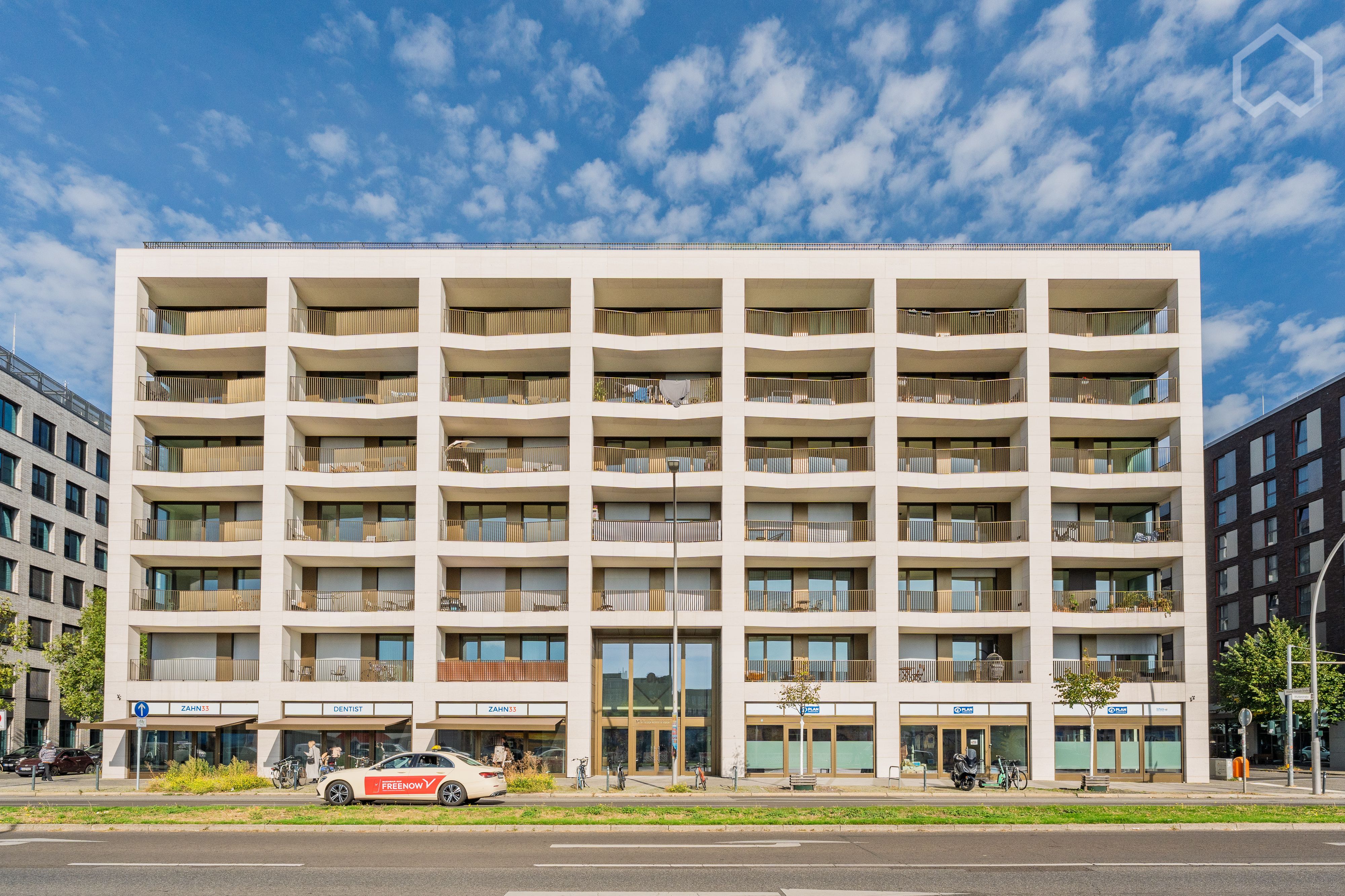  Premium Two-Room Apartment With Beautiful Views Of The River Spree, Historical Berlin Wall And The O  -  Premium two-room Apartment with beautiful views of the River Spree, historical Berlin Wall and the Oberbaum Bridge in top location  - Gallery -  15
