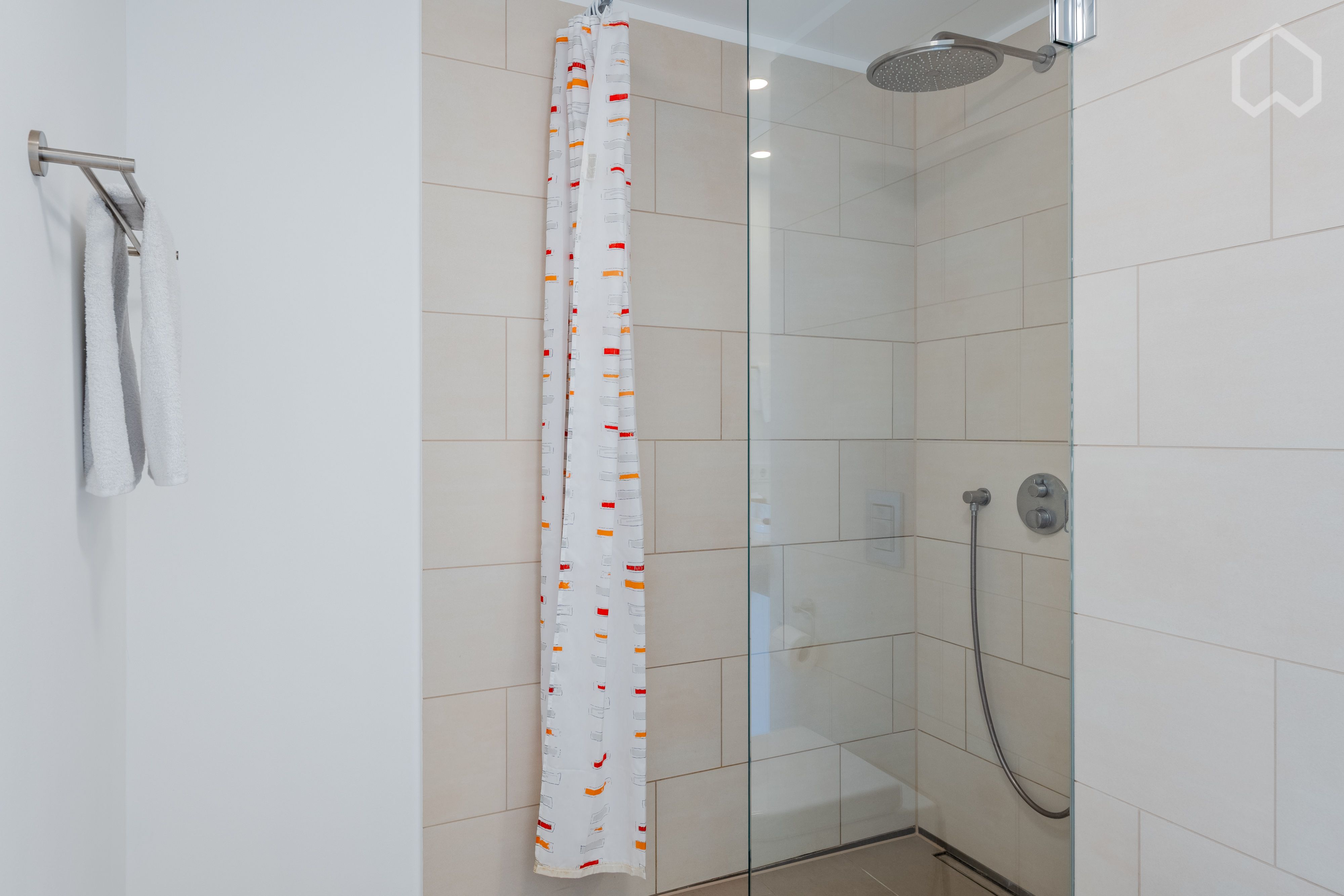  Premium Two-Room Apartment With Beautiful Views Of The River Spree, Historical Berlin Wall And The O  -  Premium two-room Apartment with beautiful views of the River Spree, historical Berlin Wall and the Oberbaum Bridge in top location  - Gallery -  31