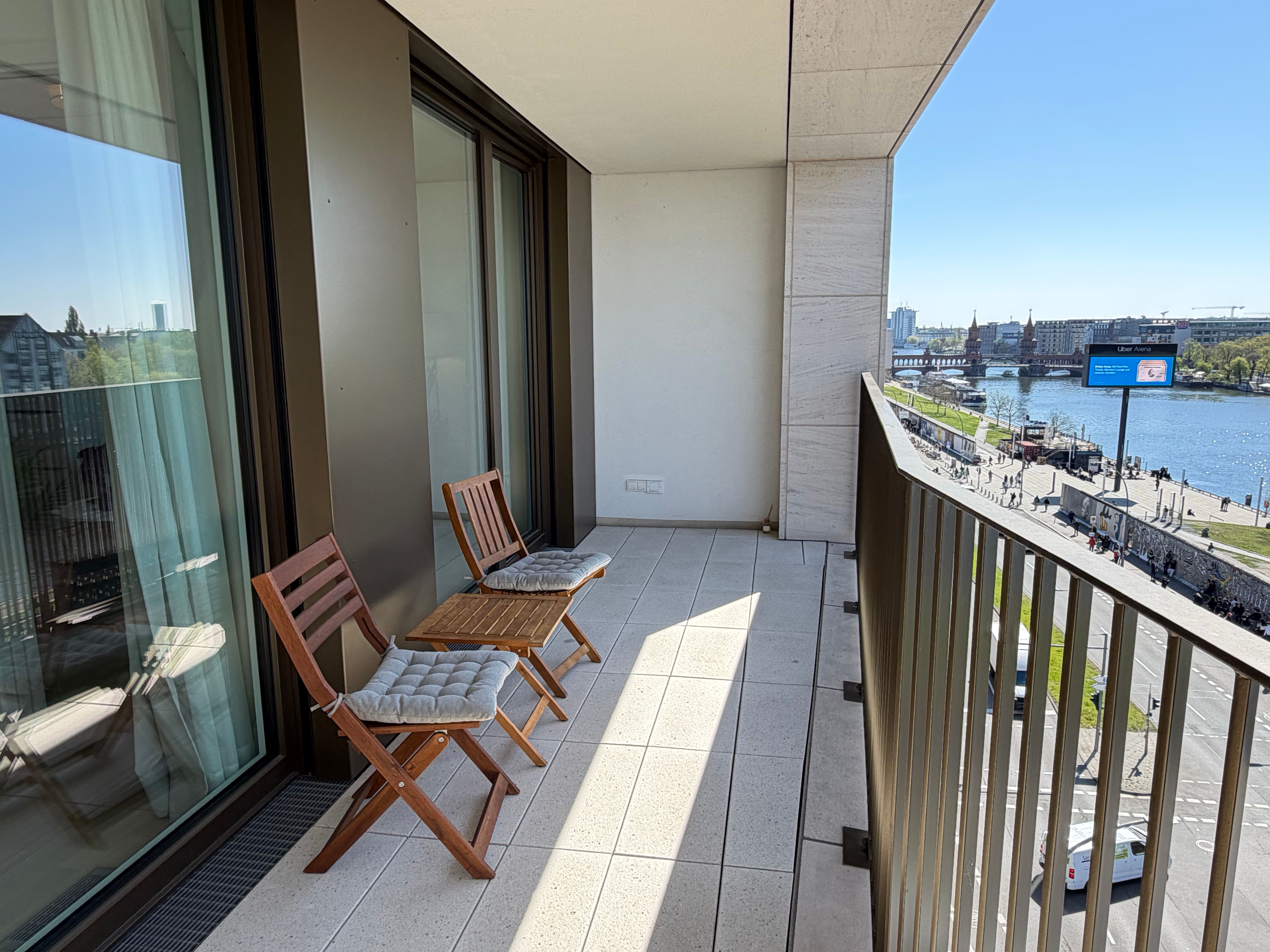  Premium Two-Room Apartment With Beautiful Views Of The River Spree, Historical Berlin Wall And The O  -  Premium two-room Apartment with beautiful views of the River Spree, historical Berlin Wall and the Oberbaum Bridge in top location  - Gallery -  19