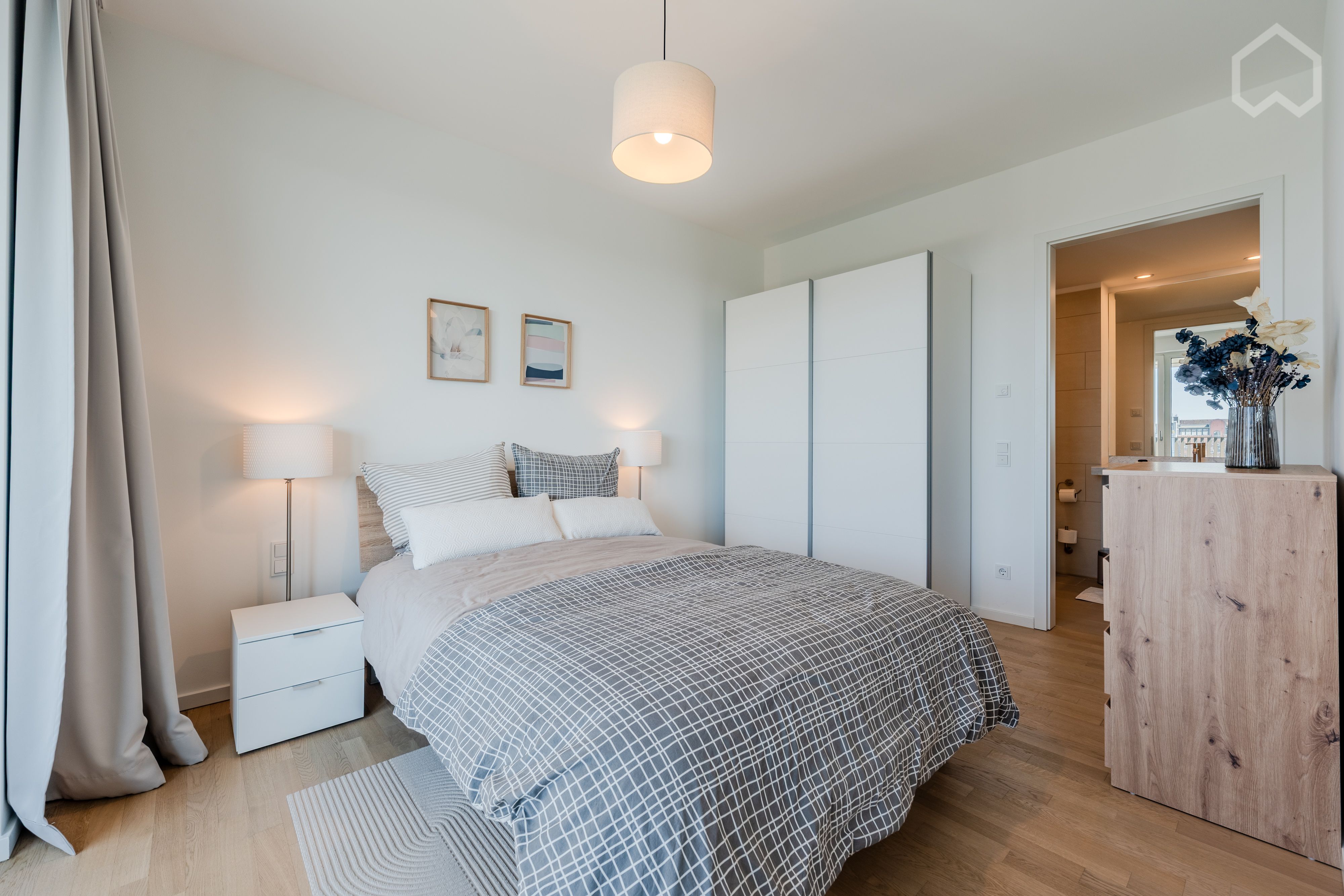  Premium Two-Room Apartment With Beautiful Views Of The River Spree, Historical Berlin Wall And The O  -  Premium two-room Apartment with beautiful views of the River Spree, historical Berlin Wall and the Oberbaum Bridge in top location  - Gallery -  44