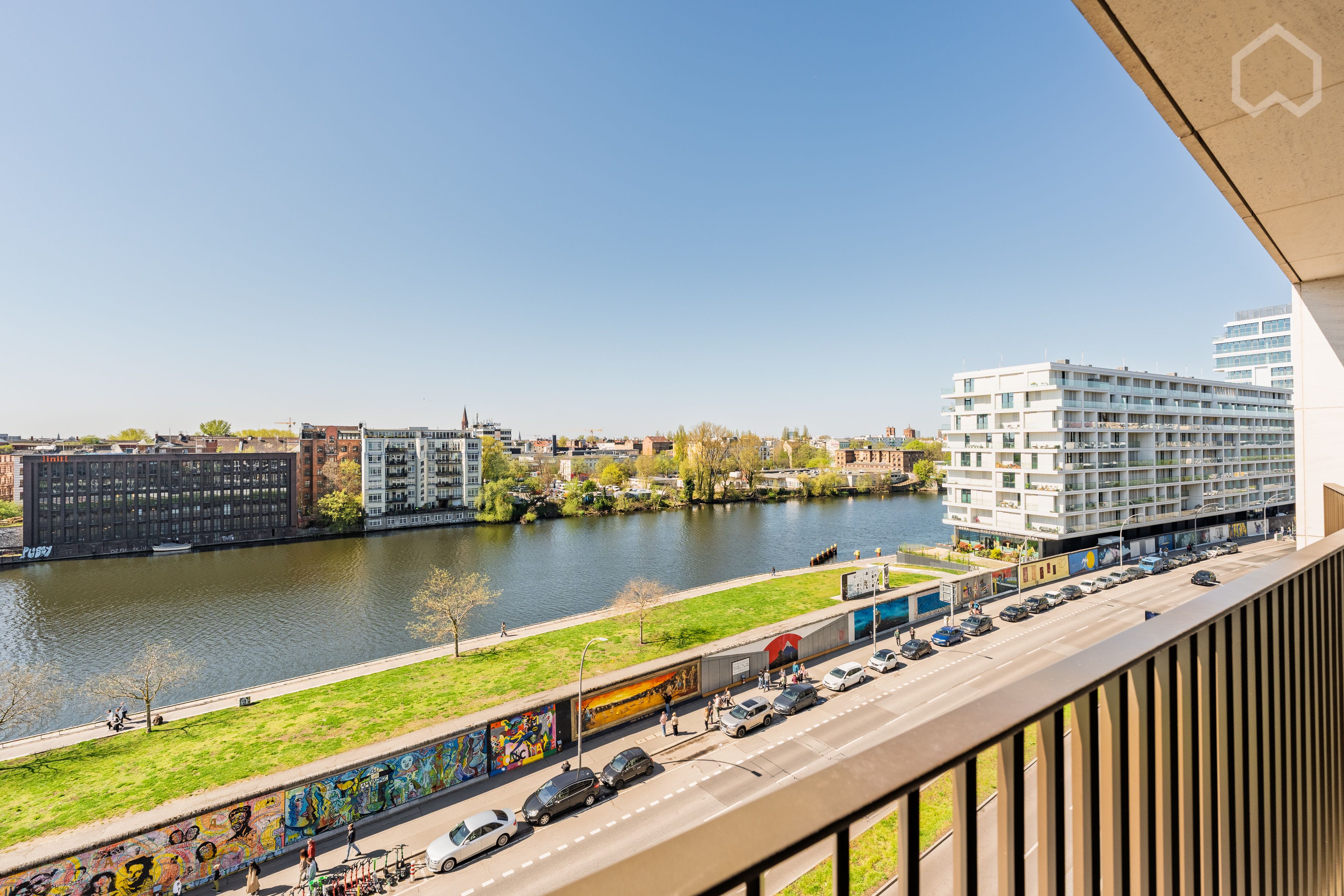  Premium Two-Room Apartment With Beautiful Views Of The River Spree, Historical Berlin Wall And The O  -  Premium two-room Apartment with beautiful views of the River Spree, historical Berlin Wall and the Oberbaum Bridge in top location  - Gallery -  2