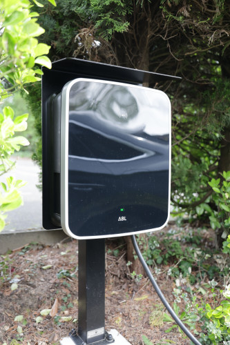 Exclusive 91-square-meter apartment with a terrace, sauna, and parking space – quietly located between Düsseldorf, Essen, and Wuppertal