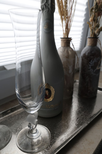 Exclusive 91-square-meter apartment with a terrace, sauna, and parking space – quietly located between Düsseldorf, Essen, and Wuppertal