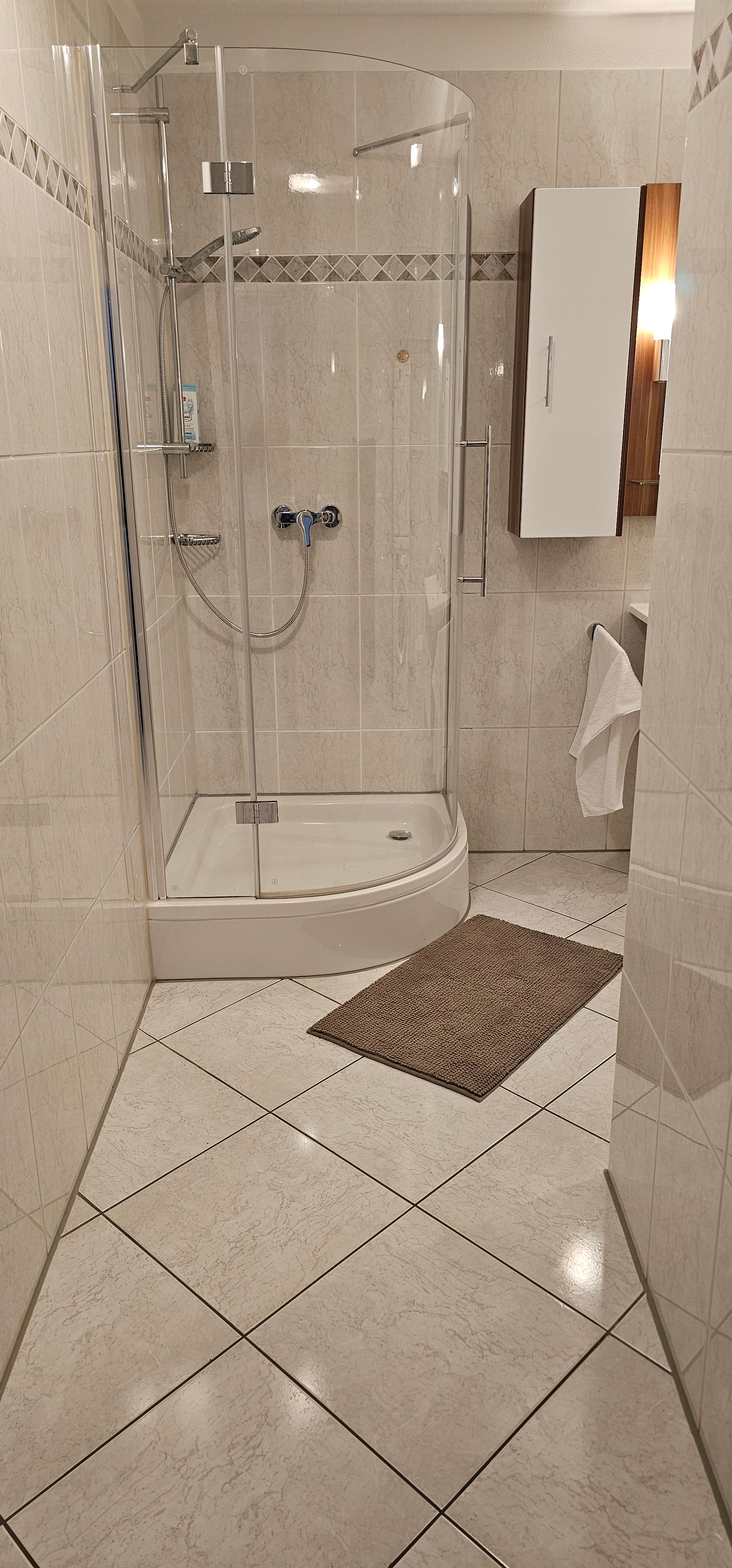 Exclusive 91-Square-Meter Apartment With A Terrace, Sauna, And Parking Space – Quietly Located Betwe - Exclusive 91-square-meter apartment with a terrace, sauna, and parking space – quietly located between Düsseldorf, Essen, and Wuppertal - Gallery - 9