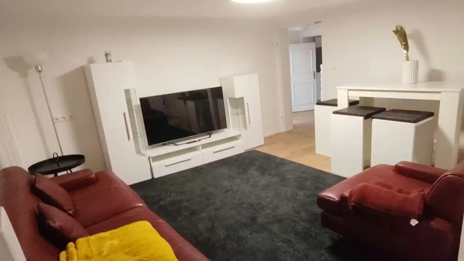 Room in a shared 7-bedroom apartment for rent in Gauting