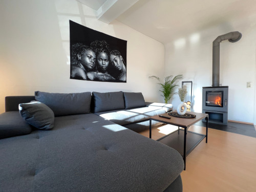 Romantic Apartment with Fireplace by Rabe Washing machine Terrace (15 min. KA City | 10 min. KIT Nord | 8 min. Daimler | 5 min. MiRO)