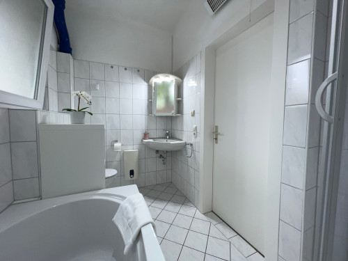 Large maisonette apartment by Rabe Washing machine Terrace (15 min. KA City | 10 min. KIT Nord | 8 min. Daimler | 5 min. MiRO) - Gallery - 7