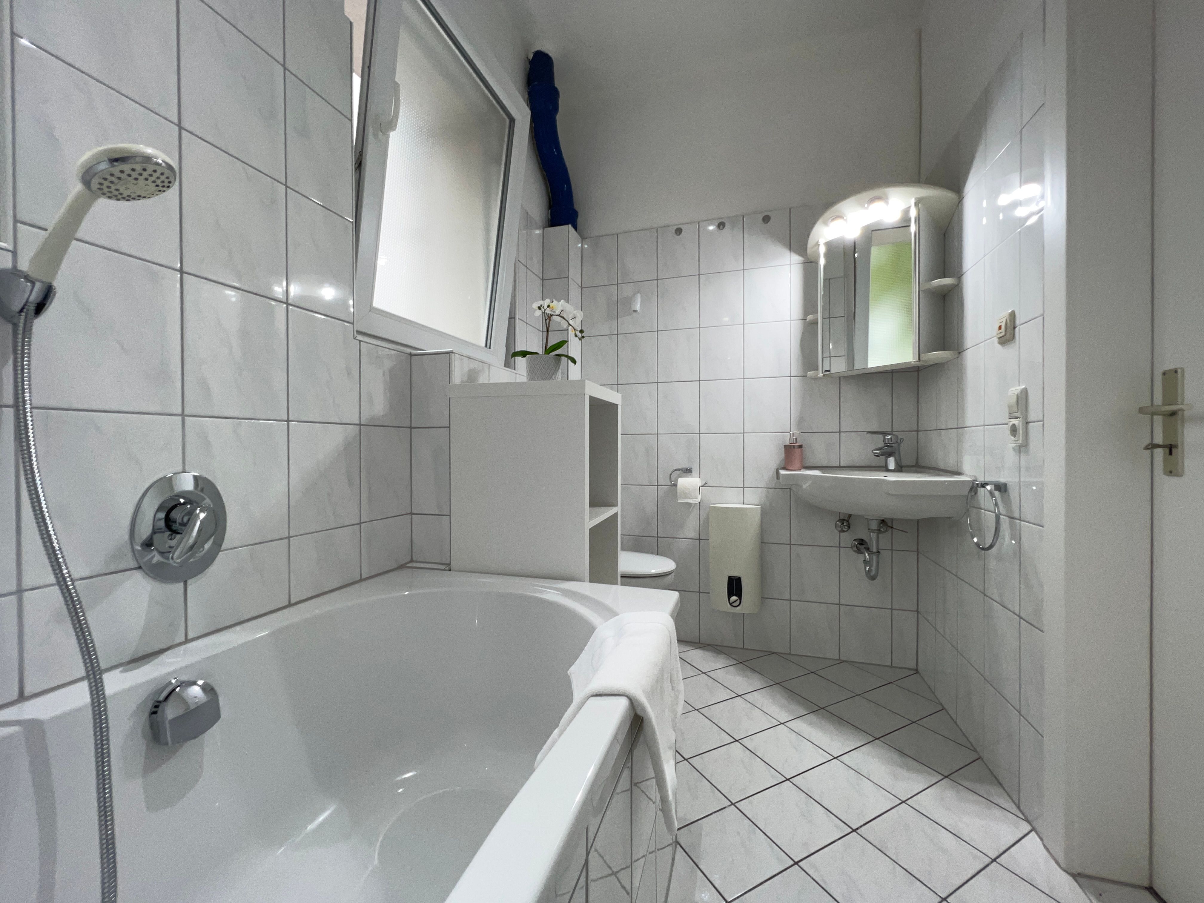 Large Maisonette Apartment By Rabe Washing Machine Terrace (15 Min. KA City | 10 Min. KIT Nord | 8 M - 9