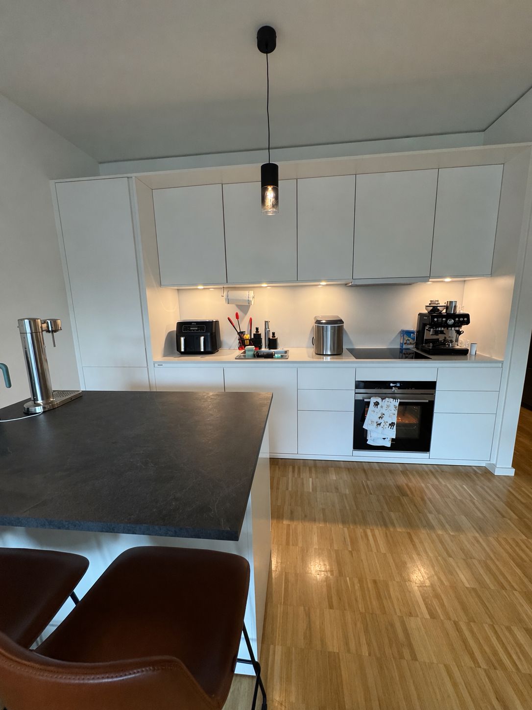  Beautiful 3- Room Designer Apartment In Berlin Mitte (80m2) – Fully Furnished + Balcony + Gym + Conc  -  Beautiful 3- room Designer Apartment in Berlin Mitte (80m2) – Fully Furnished + Balcony + Gym + Concierge  - Gallery -  12