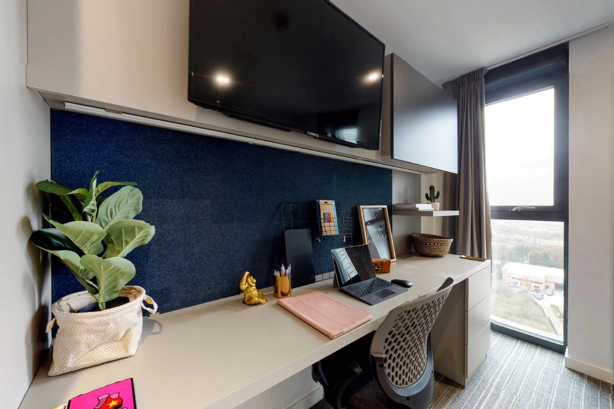  Silver Studio - Standard View | Upper Level  -  Westminster Residence  - Gallery -  6