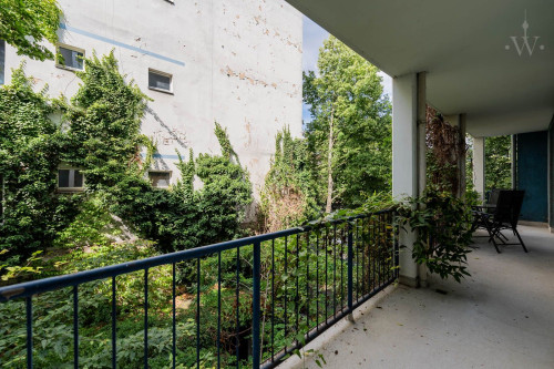 Kreuzberg highlight: Modern apartment with plenty of space, freshly renovated and furnished!