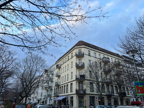 Premium apartment with a beautiful view of Helmholtzplatz