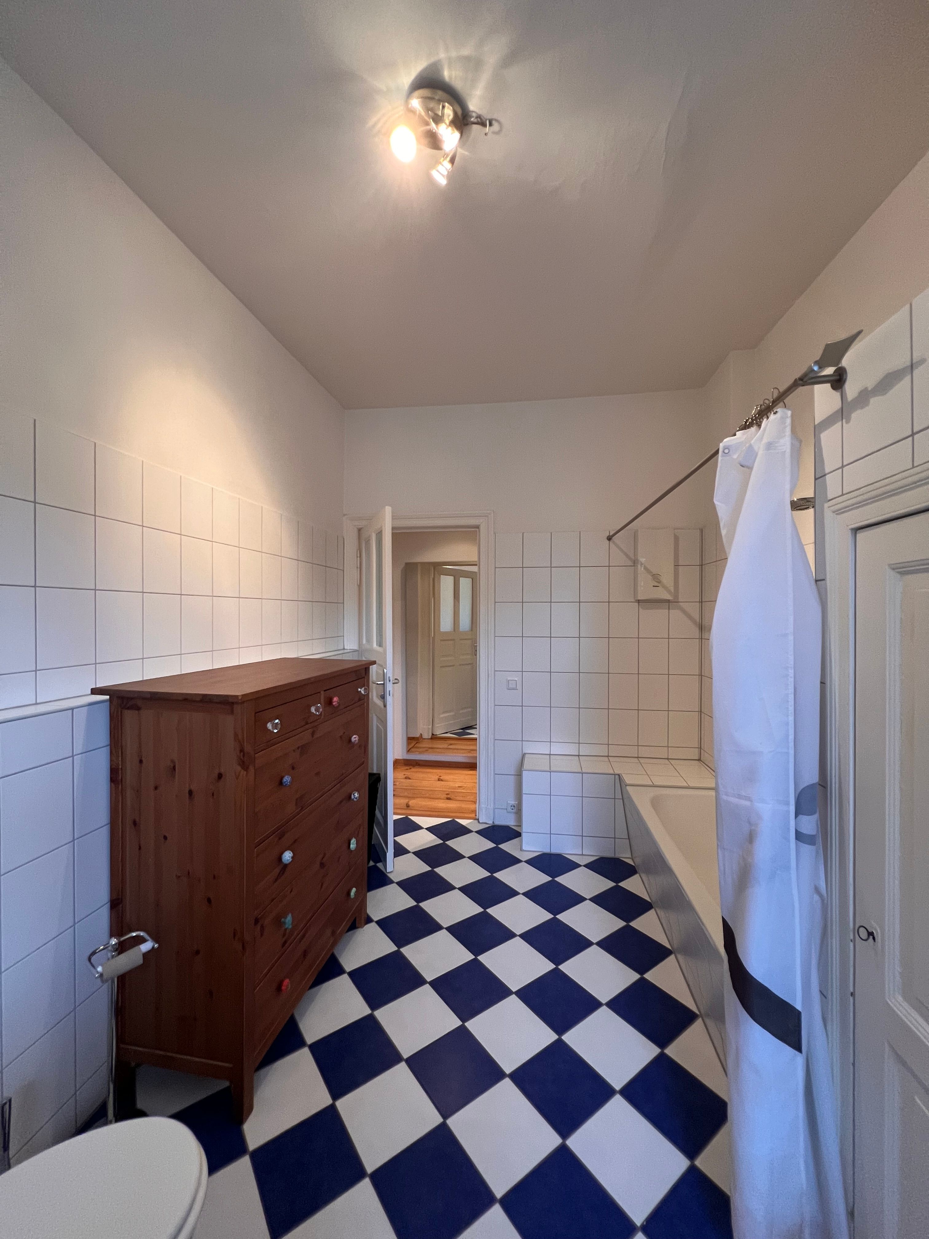  Premium Apartment With A Beautiful View Of Helmholtzplatz  -  Premium apartment with a beautiful view of Helmholtzplatz  - Gallery -  8