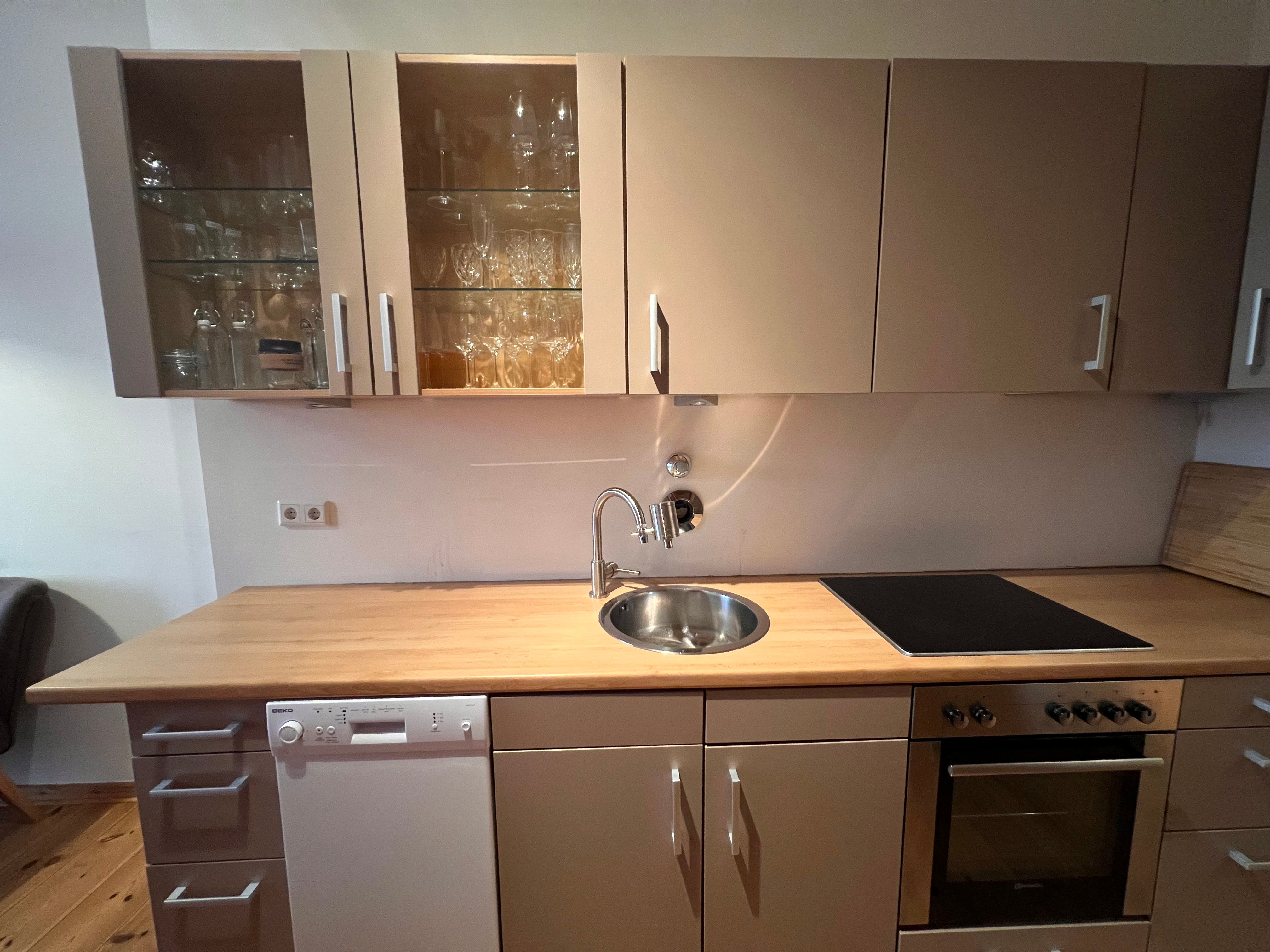  Premium Apartment With A Beautiful View Of Helmholtzplatz  -  Premium apartment with a beautiful view of Helmholtzplatz  - Gallery -  16