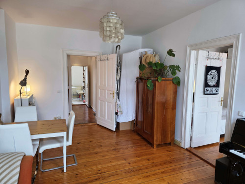 Stylish, bright & cosy with balcony in Friedrichshain