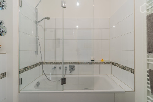 Urban living: Nice & spacious flat with car parking  - Gallery -  5