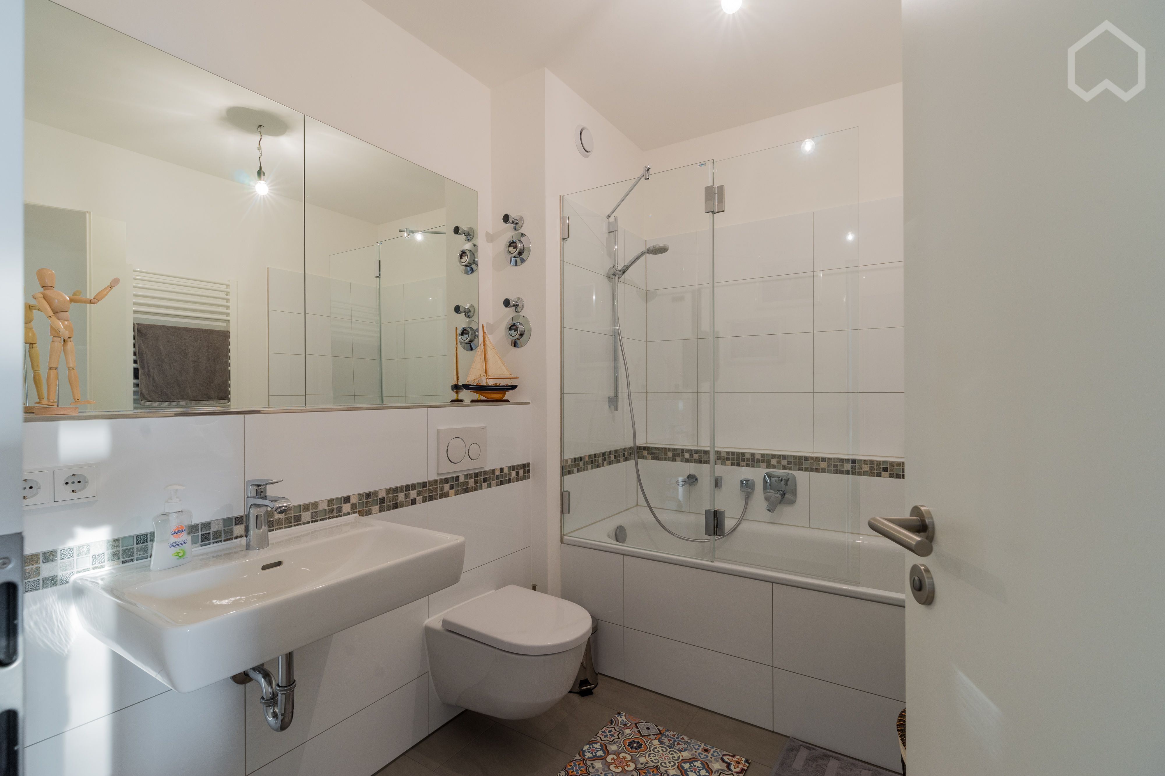 Urban Living: Nice & Spacious Flat With Car Parking - Urban living: Nice & spacious flat with car parking - Gallery - 2