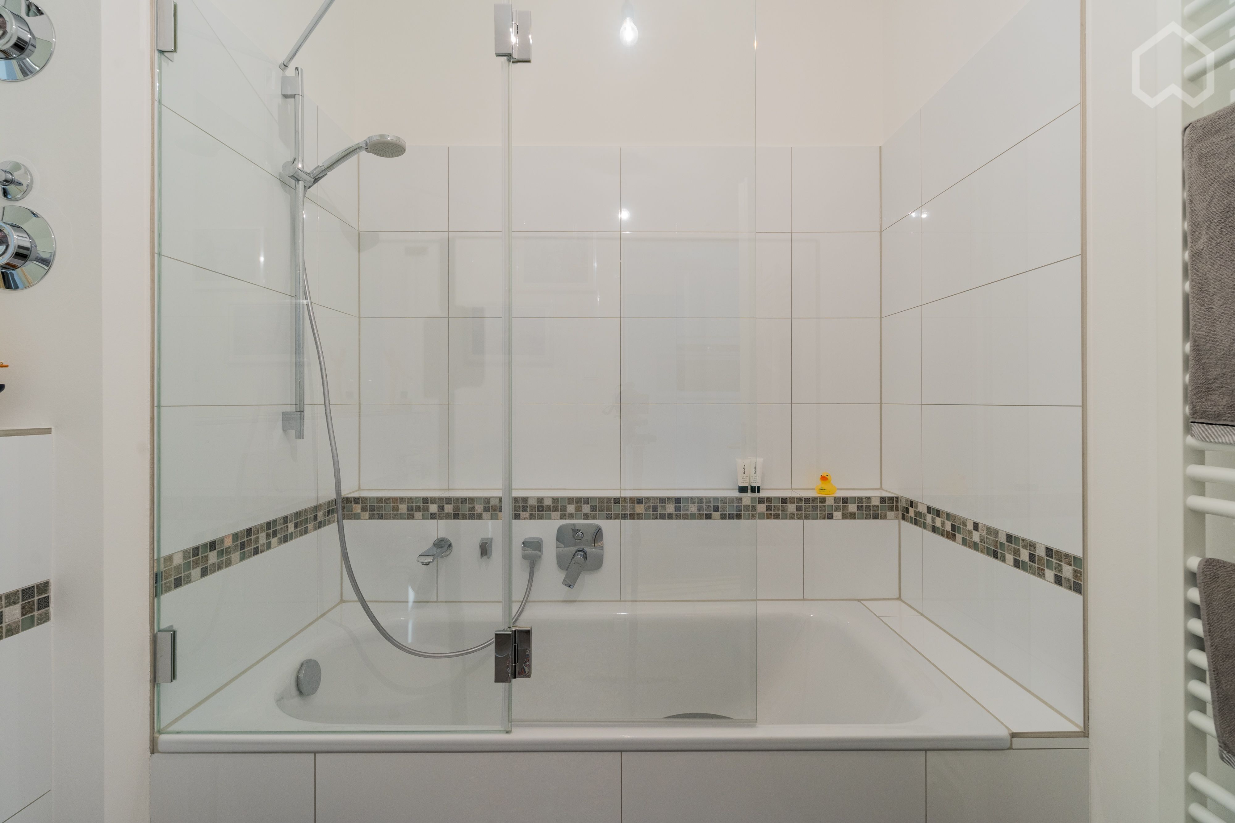  Urban Living: Nice & Spacious Flat With Car Parking  -  Urban living: Nice & spacious flat with car parking  - Gallery -  5