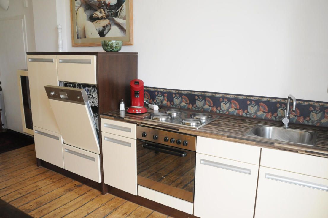  Very Lovely Apartment With South Facing Balcony And High Ceilings In Central Location  -  Very lovely apartment with south facing balcony and high ceilings in central location  - Gallery -  10