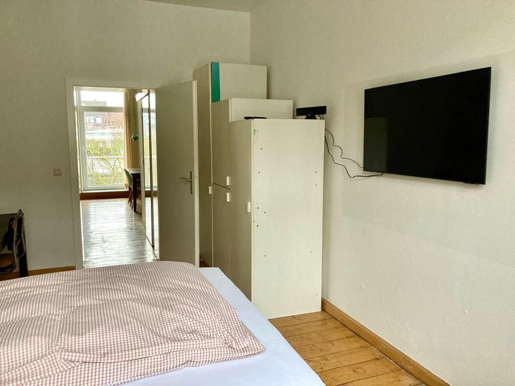 Very Lovely Apartment With South Facing Balcony And High Ceilings In Central Location - Very lovely apartment with south facing balcony and high ceilings in central location - Gallery - 6