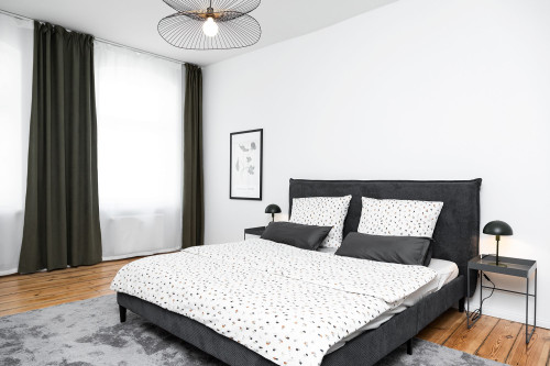 STYLISH FURNISHED 1-BEDROOM APARTMENT IN CHARMING MOABIT LOCATION