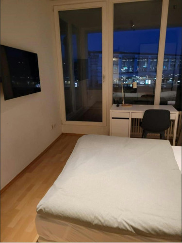 Nice double bedroom near Annemirl-Bauer-Platz
