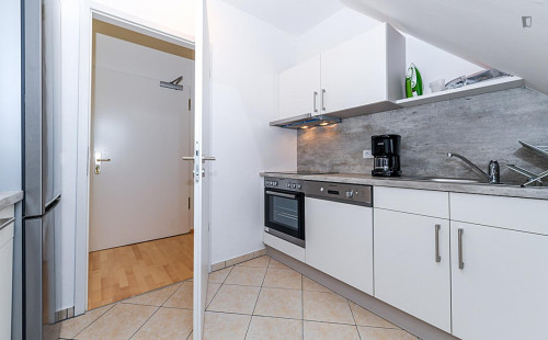 Large single bedroom near Tempelhofer Feld