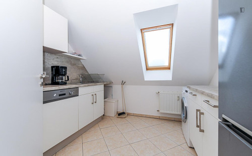 Large single bedroom near Tempelhofer Feld