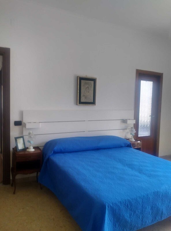 Blue Room(Full Room) - Bed breakfast with private bathroom - Gallery - 1