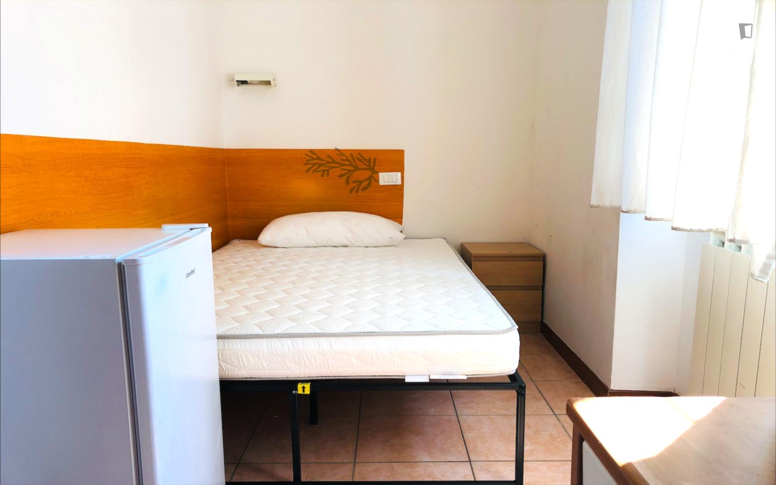 Cosy Single Bedroom Near Piazza Filippo Andrea Doria Pamphili - Cosy single bedroom near Piazza Filippo Andrea Doria Pamphili - Gallery - 1